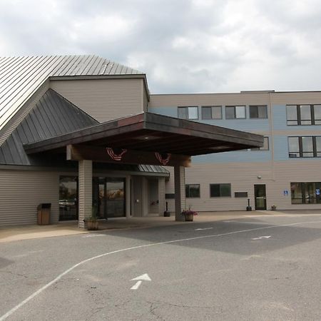Baraga Lakeside Inn 외부 사진