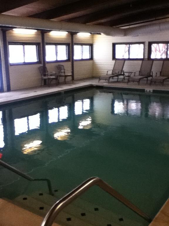 Baraga Lakeside Inn 외부 사진