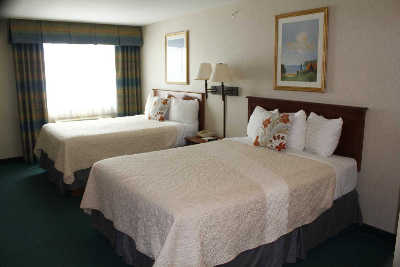 Baraga Lakeside Inn 외부 사진