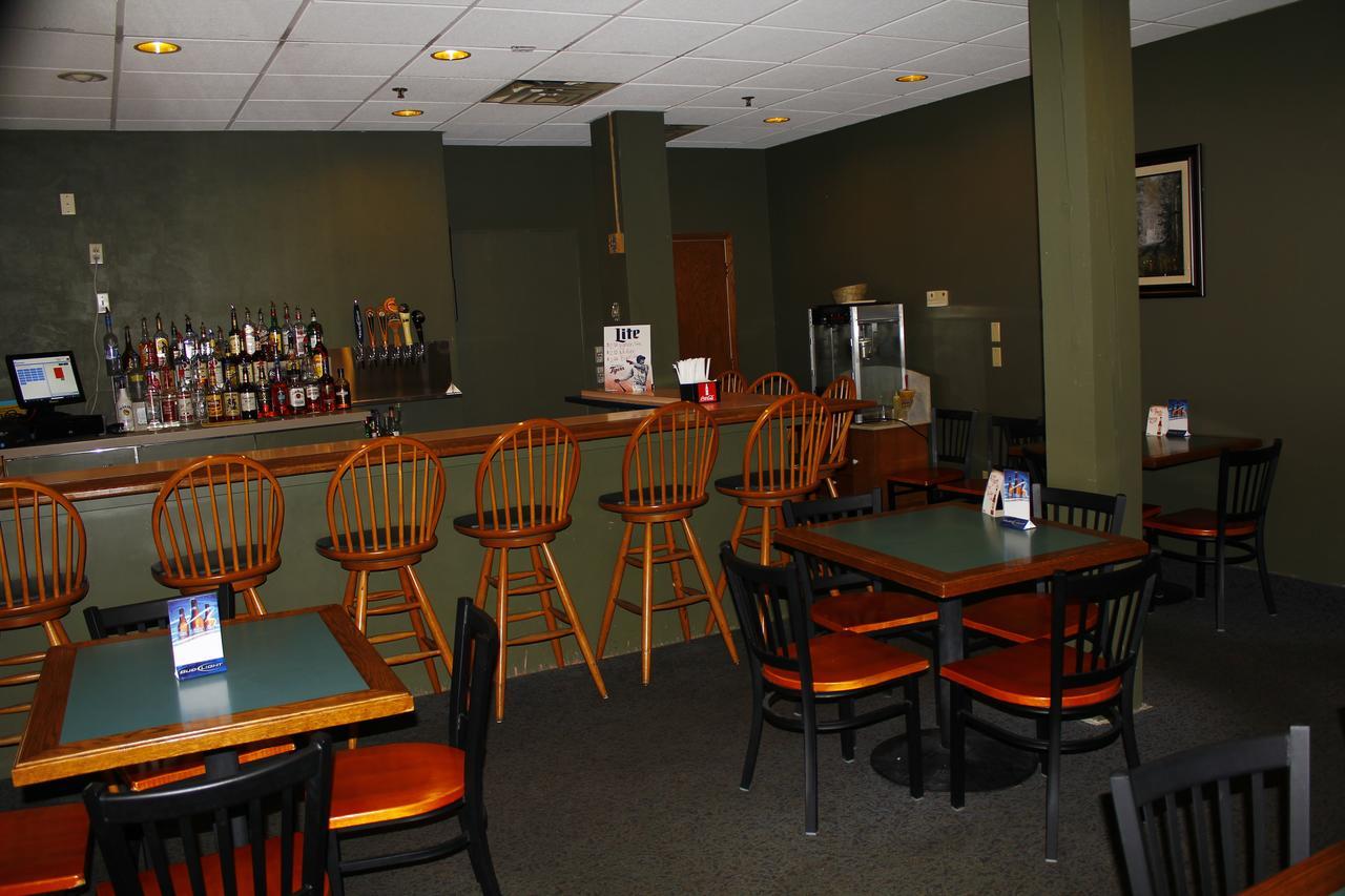 Baraga Lakeside Inn 외부 사진