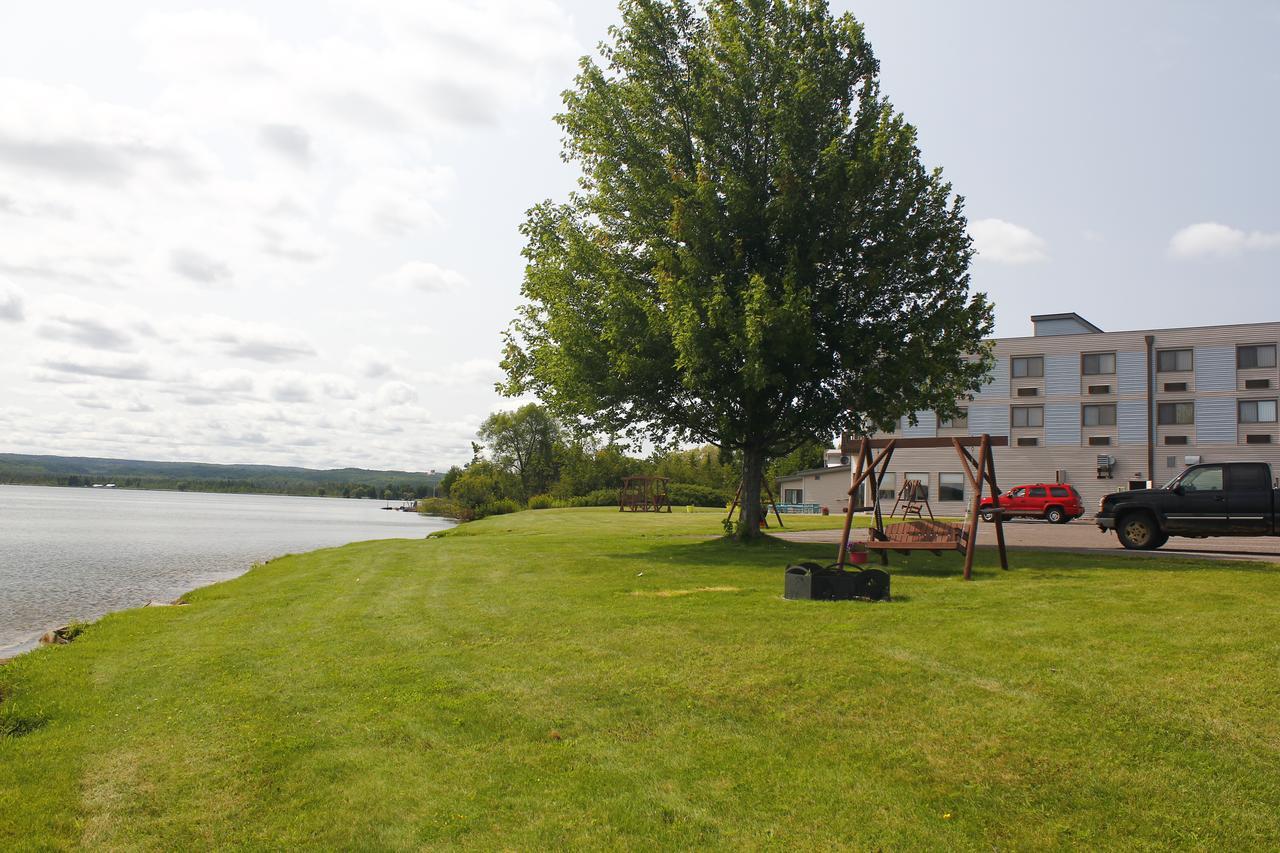 Baraga Lakeside Inn 외부 사진