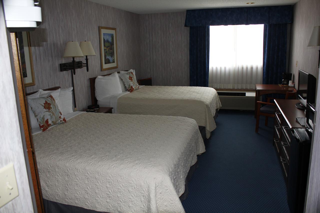 Baraga Lakeside Inn 외부 사진